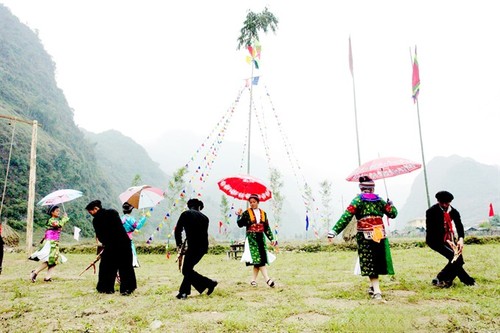Festival featuring Mong ethnic people of Ha Giang opens in Hanoi - ảnh 1